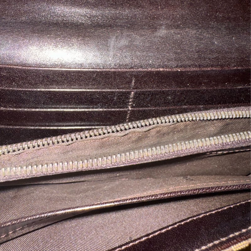 FENDI 經典精品🉐超值套組大特價🉐全套都幫您配好了👍老花肩背手提包 +老花長夾 =整套出售,喜歡一起帶走(成套更有質感及收藏完整度&穿搭一致性)瘀-25