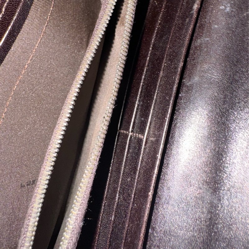 FENDI 經典精品🉐超值套組大特價🉐全套都幫您配好了👍老花肩背手提包 +老花長夾 =整套出售,喜歡一起帶走(成套更有質感及收藏完整度&穿搭一致性)瘀-28