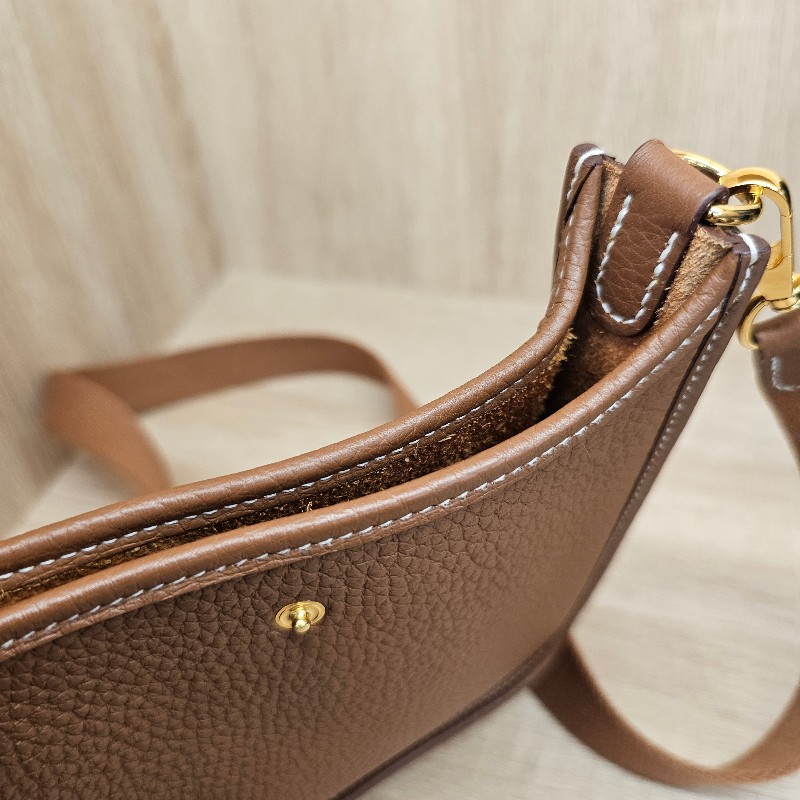 [好物夯色免配貨🧧] Hermes 金棕金 MiniEvelyne肩斜背包-16