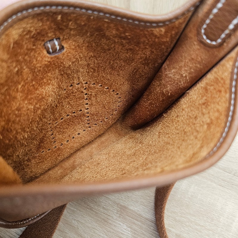 [好物夯色免配貨🧧] Hermes 金棕金 MiniEvelyne肩斜背包-17