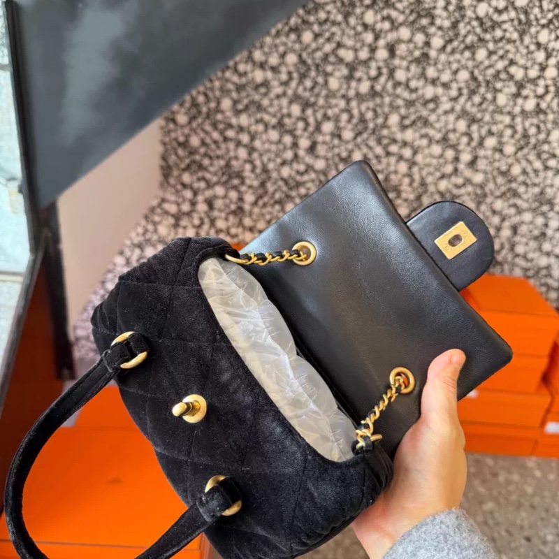 Chanel 25C的vic黑金手柄圓筒-3