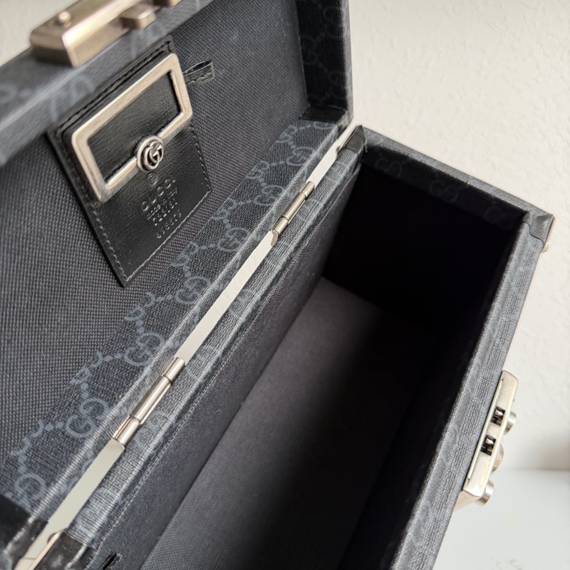 Gucci黑PVC手提兩用箱包 硬殼包-3