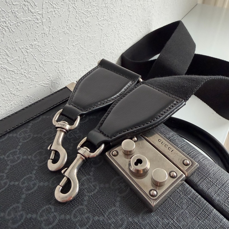 Gucci黑PVC手提兩用箱包 硬殼包-12