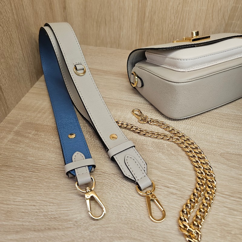 [現省3.5萬🎁] LV淺灰褐色米白牛皮金釦 LockMe Tender轉釦肩斜背包-14