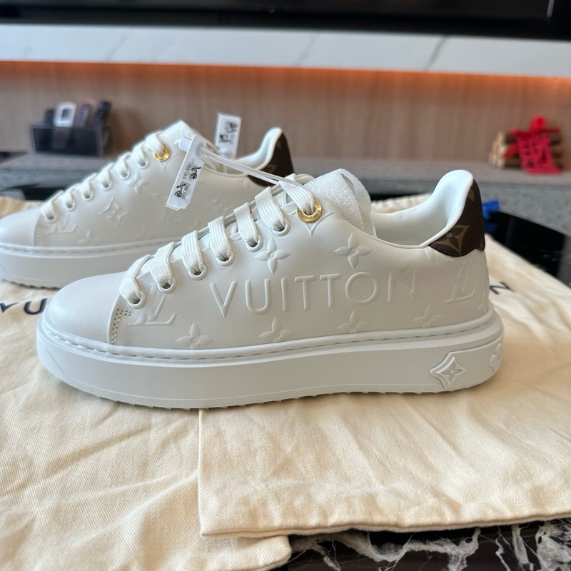 閒置新未使用LV/路易威登 白色老花滿印 time out 系帶圓頭低幫板鞋 松糕鞋 36碼  有塵袋-1