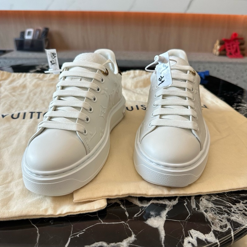 閒置新未使用LV/路易威登 白色老花滿印 time out 系帶圓頭低幫板鞋 松糕鞋 36碼  有塵袋-2