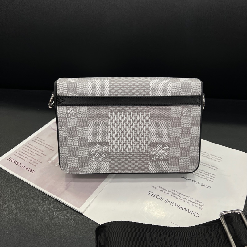 Lv 芯片款冰银色棋盘格Studio邮差斜挎W281#  尺寸23*15*5-1