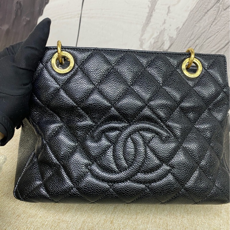 CE9115 98新 Chanel香奈兒黑金PTT購物袋 鐳射16開 荔枝皮 尺寸26*18*13-4