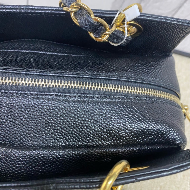 CE9115 98新 Chanel香奈兒黑金PTT購物袋 鐳射16開 荔枝皮 尺寸26*18*13-6