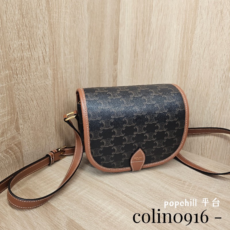 [熱門好物甜價出🎁平台最甜新年回饋❣️] Celine老花金釦斜背馬鞍包-0