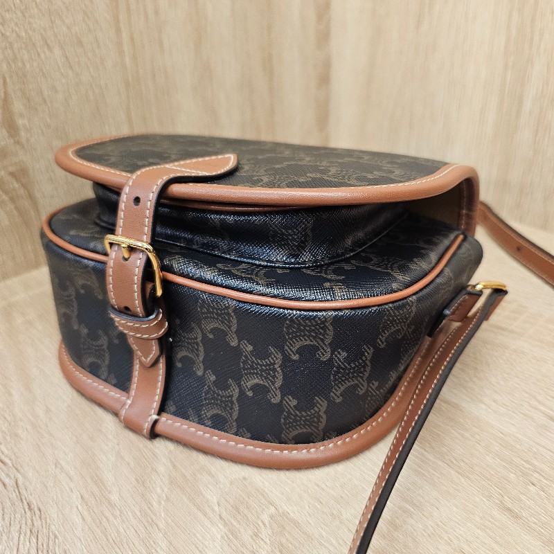 [熱門好物甜價出🎁平台最甜新年回饋❣️] Celine老花金釦斜背馬鞍包-5