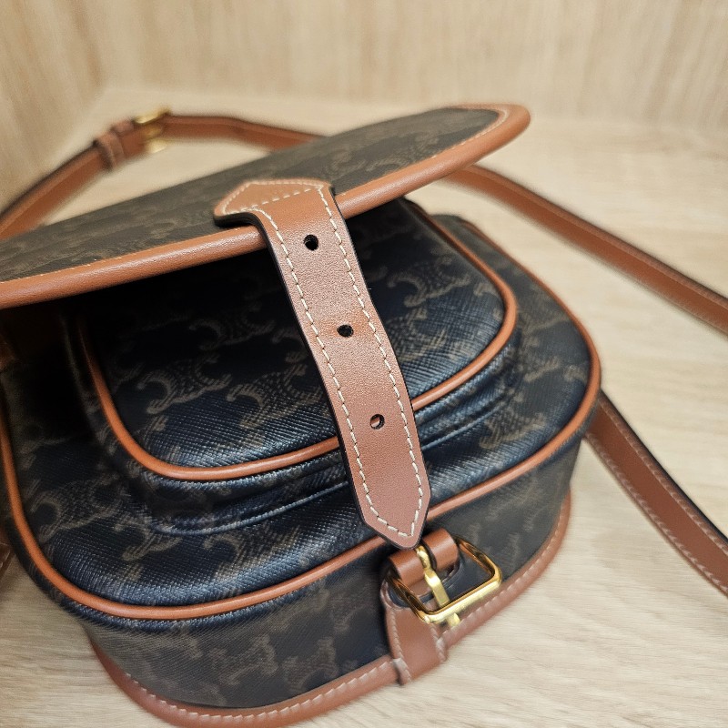 [熱門好物甜價出🎁平台最甜新年回饋❣️] Celine老花金釦斜背馬鞍包-13