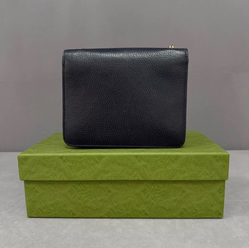 Gucci Interlocking 雙G金扣全皮風琴包-4