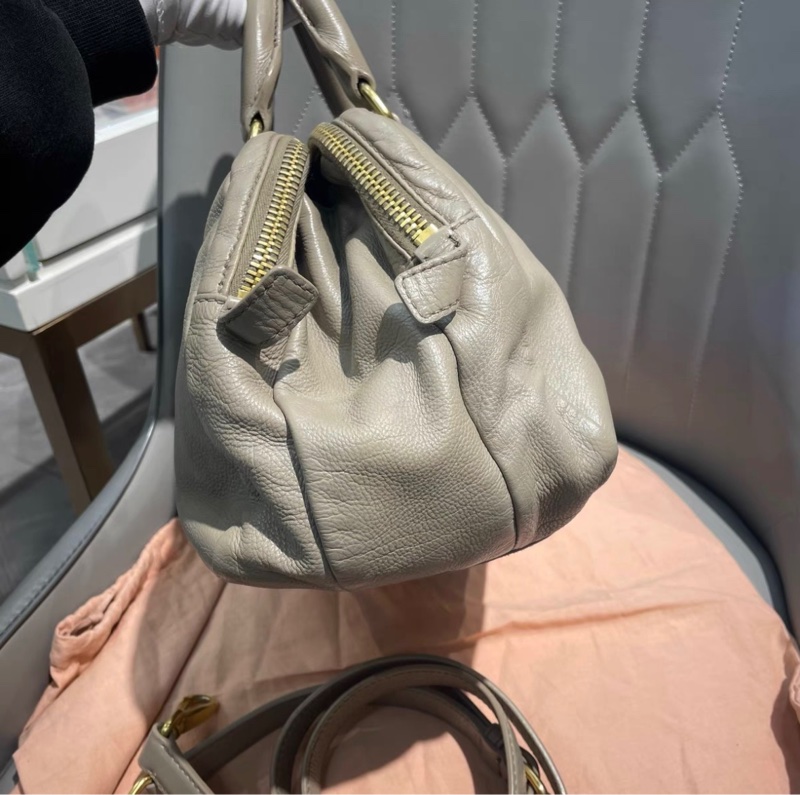 Miu Miu灰色牛皮保齡球包-3