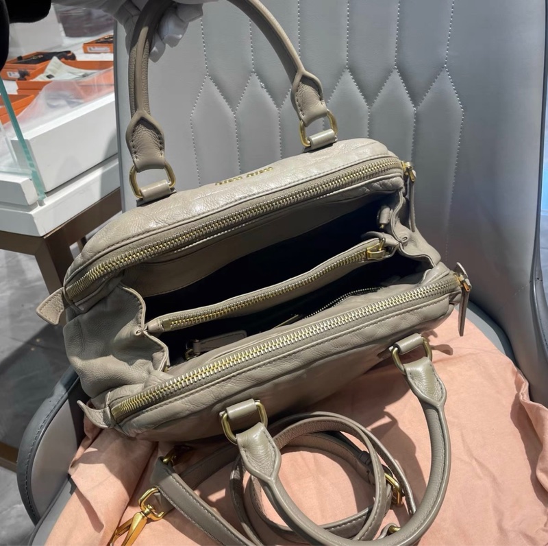 Miu Miu灰色牛皮保齡球包-4