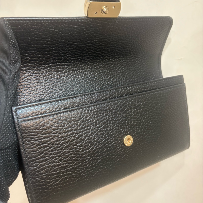GUCCI 金屬雙G LOGO荔枝紋 牛皮扣式長夾-4