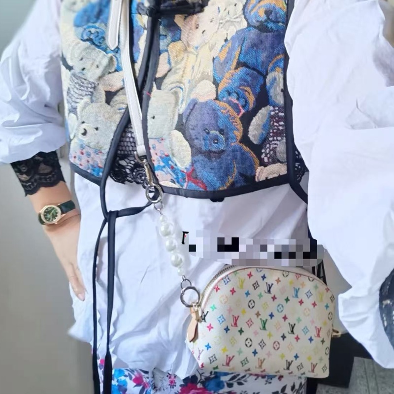 LV 白三彩小號貝殼化妝包17×11×6 99新配件塵袋-0