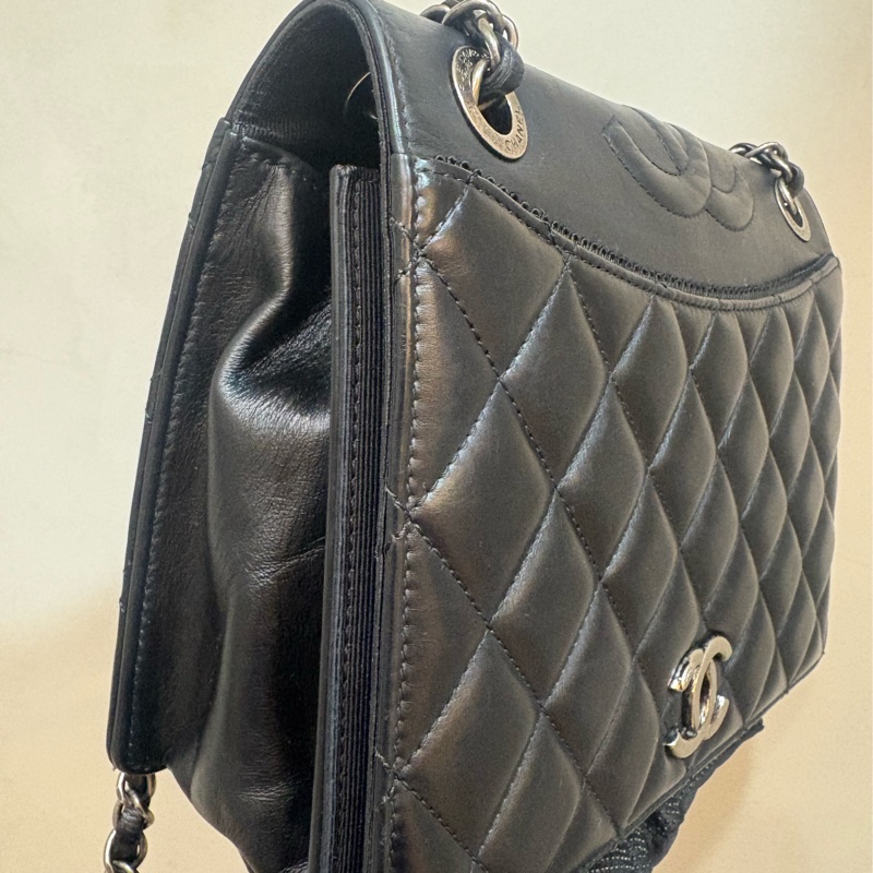 香奈兒 chanel 黑色復古銀浮雕雙c logo-3