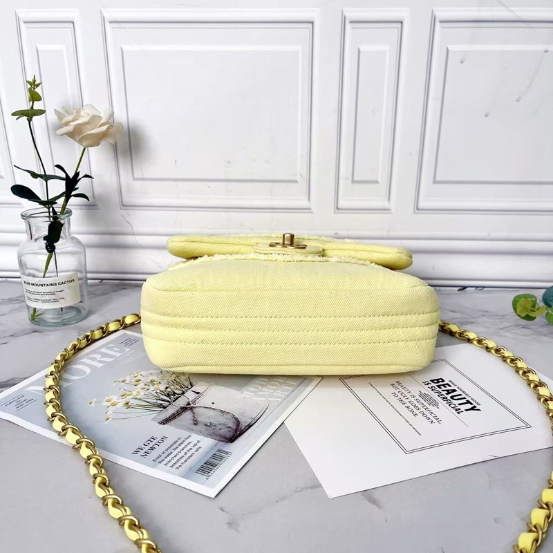 Chanel 黃色coco牛仔布方胖子肩背包17*22*9cm 全新閒置配件塵袋-4