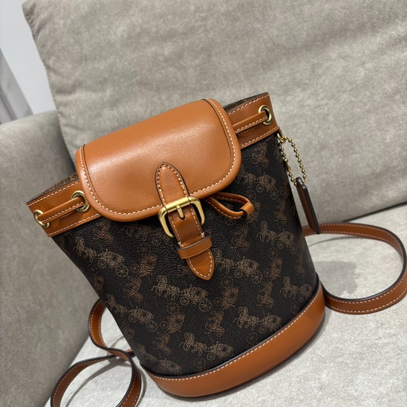 *SHIHNA名牌精品* Coach馬車印花Harper後背包-0