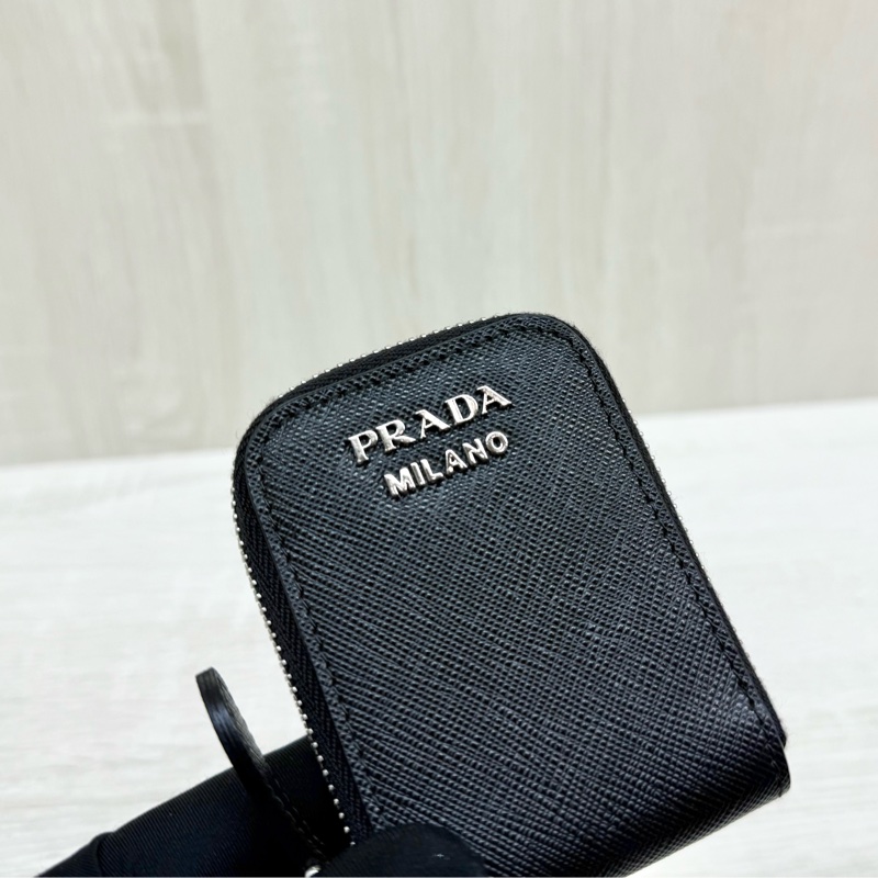 PRADA黑色牛皮銀釦信封下蓋斜背包1BP020-12