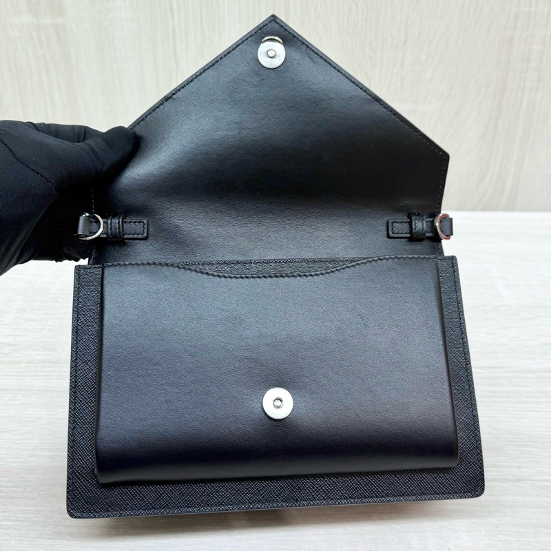 PRADA黑色牛皮銀釦信封下蓋斜背包1BP020-14