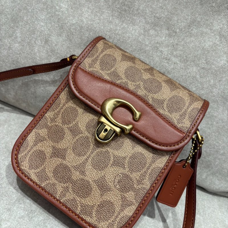 *SHIHNA名牌精品* Coach 手機小斜背包-3