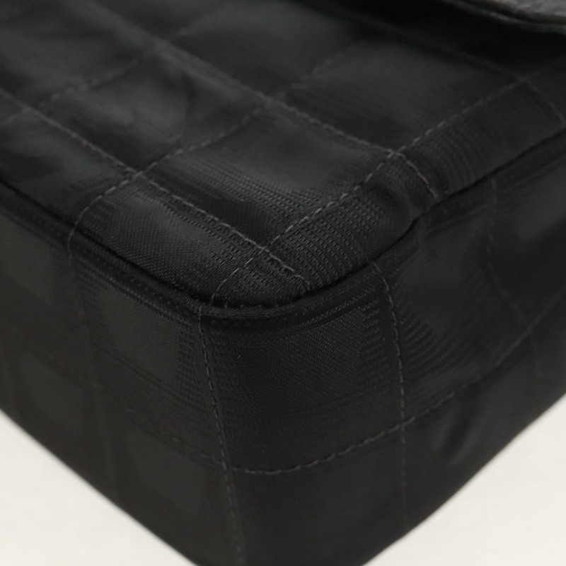 【日本直送】香奈兒新款旅行系列巧克力棒鏈條包，尼龍材質，黑色，金色雙C標誌，貨號160247V-15