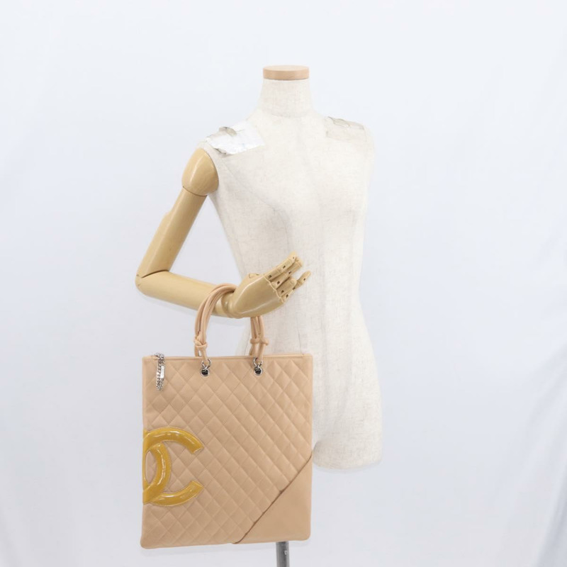 【日本直送】香奈兒 Cambon 系列絎縫托特包,小牛皮,米色,銀色 CC 標誌,正品編號 160890SAV-25