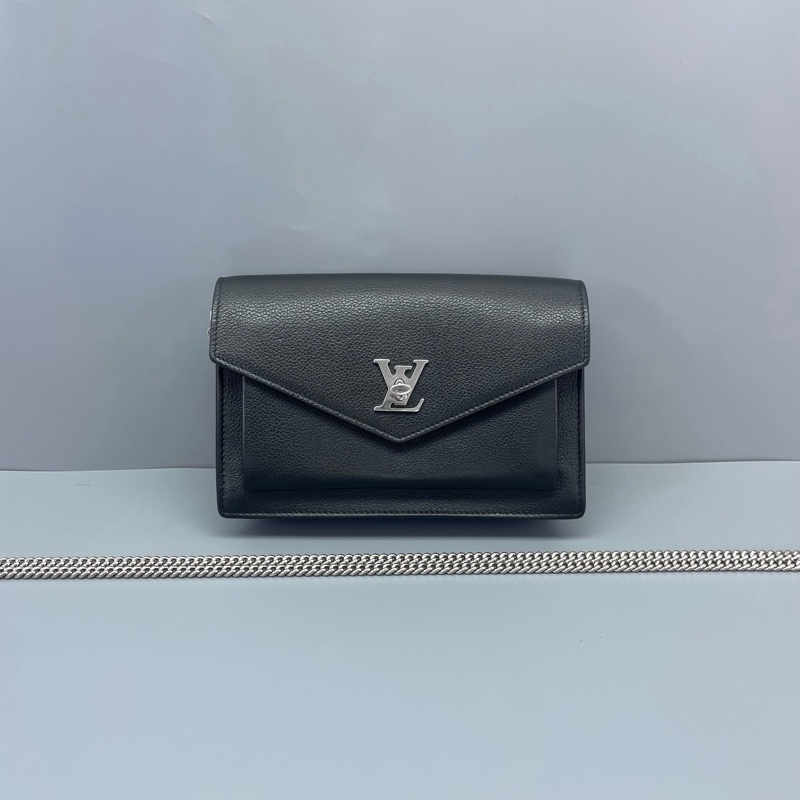 大全配🈶台灣購證❤️ #lv #lockme #黑銀 #牛皮 #woc-4