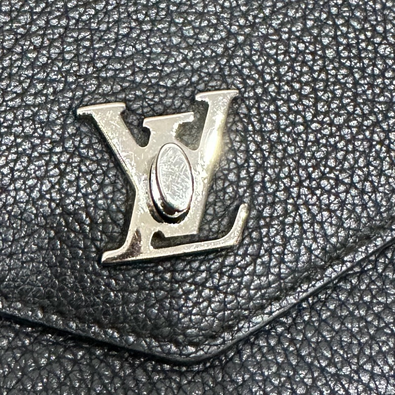 大全配🈶台灣購證❤️ #lv #lockme #黑銀 #牛皮 #woc-23