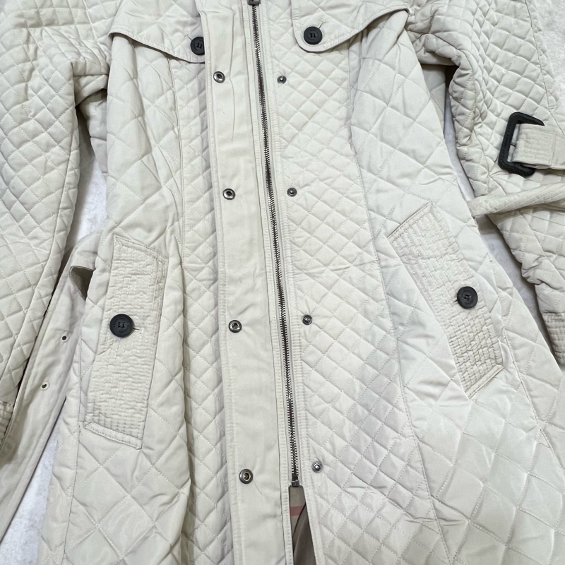 Burberry London 米色絎縫風衣-Nova 格紋內襯 原價2折出售 經典必備不退流行-3