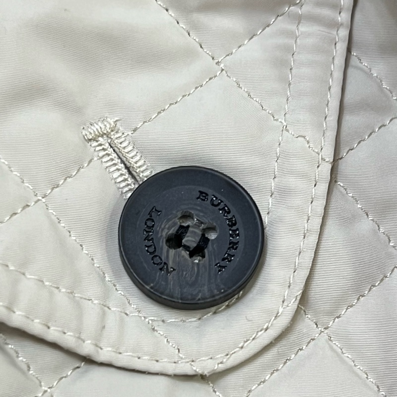 Burberry London 米色絎縫風衣-Nova 格紋內襯 原價2折出售 經典必備不退流行-4