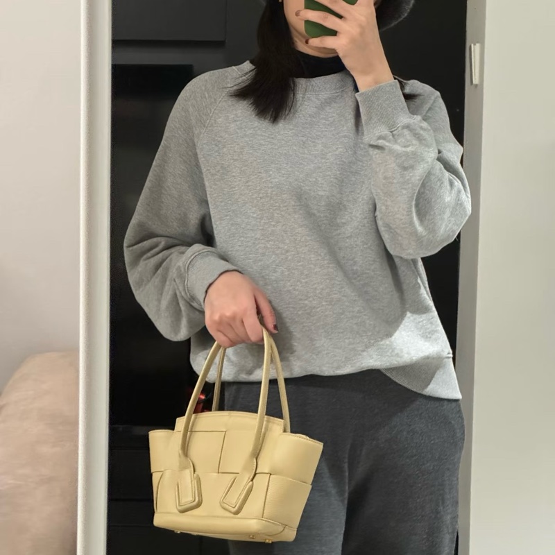 BV芥末黃小牛皮大編織ARCO 29手提側背包-3