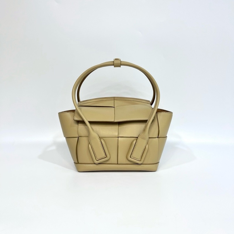 BV芥末黃小牛皮大編織ARCO 29手提側背包-5