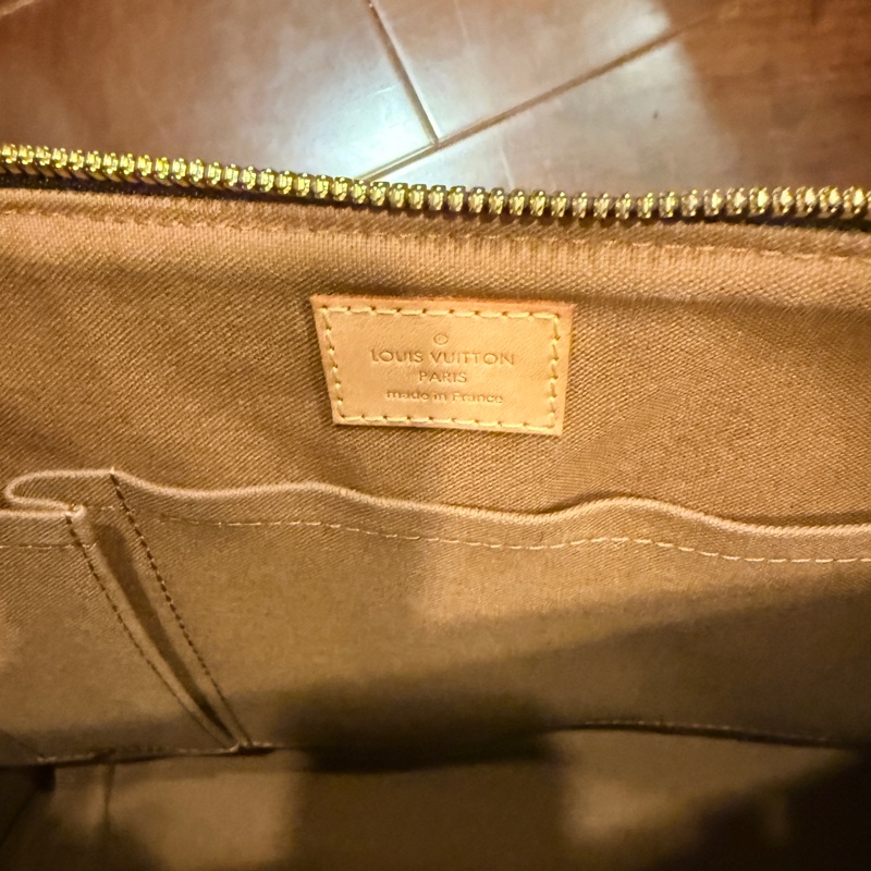 Louis Vuitton Palermo PM Monogram 帆布手提/肩背包。-9