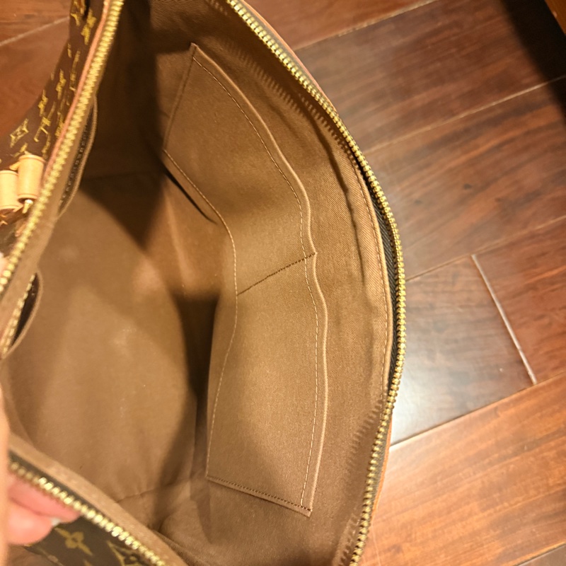 Louis Vuitton Palermo PM Monogram 帆布手提/肩背包。-21