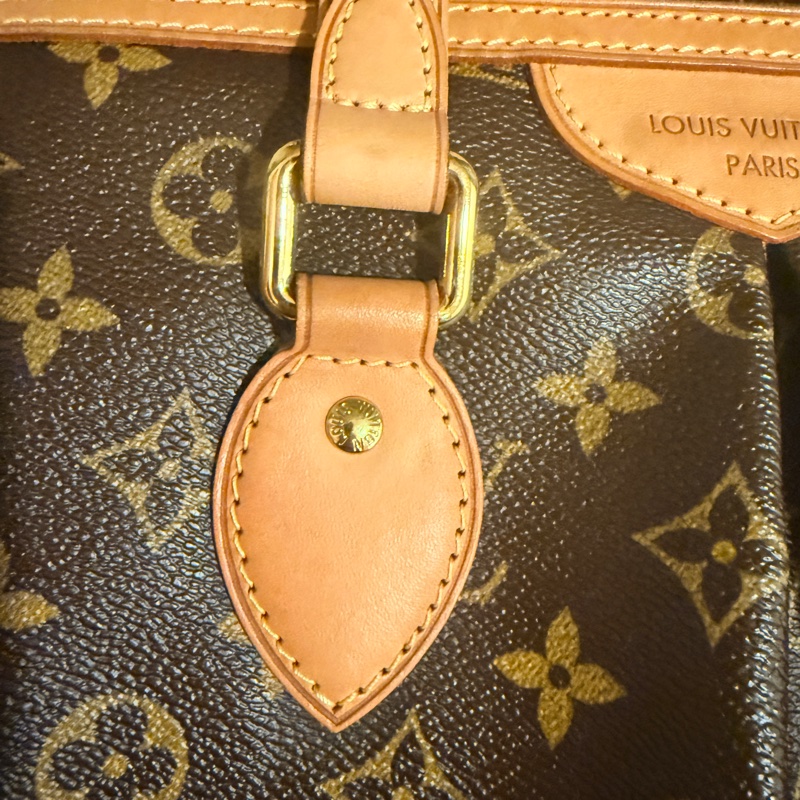 Louis Vuitton Palermo PM Monogram 帆布手提/肩背包。-38