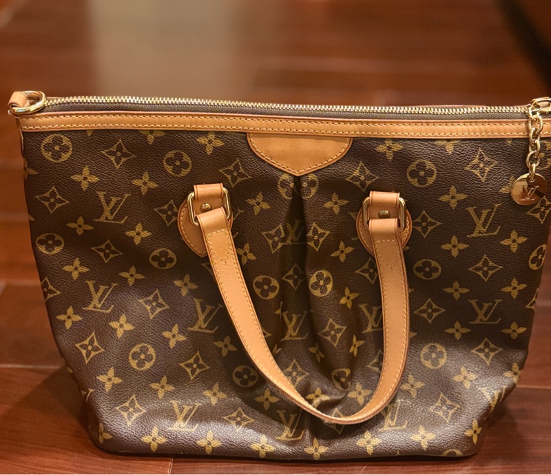 Louis Vuitton Palermo PM Monogram 帆布手提/肩背包。-41