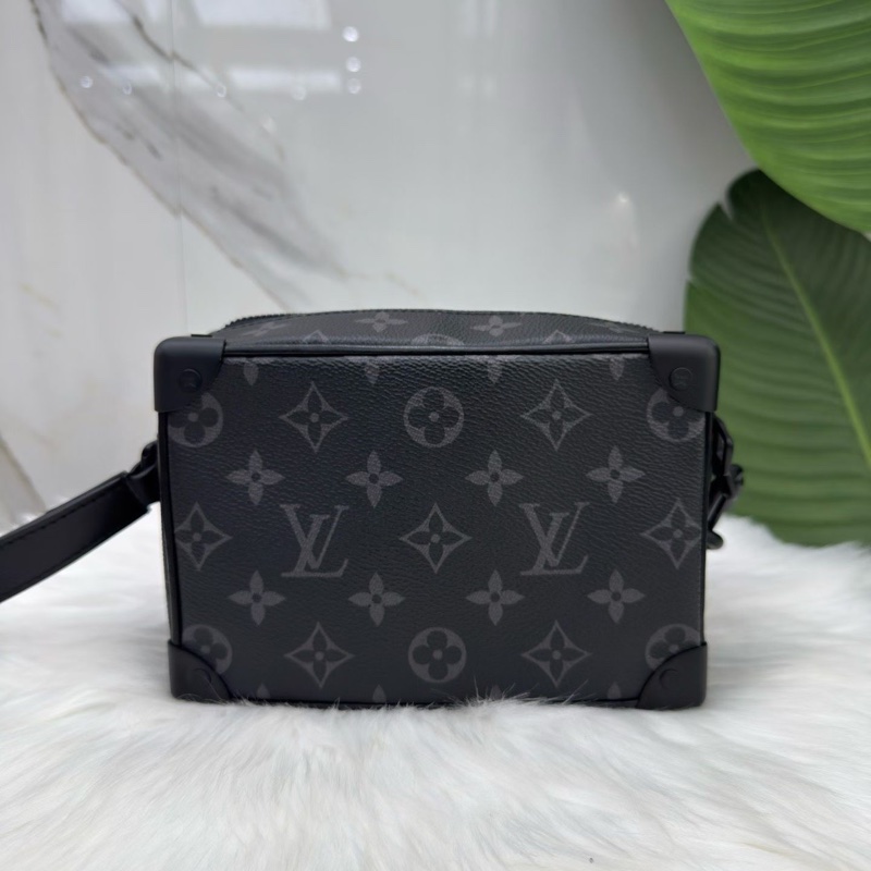 99閒置新LV路易威登/Louis Vuitton soft trunk黑武士盒子包芯片款鏈條單肩斜挎包  經典老花滿印設計 黑色皮革飾邊點綴，尺寸18.5x7.5x12.5cm-0