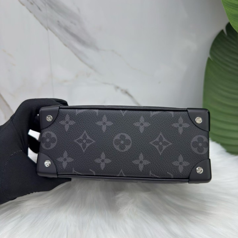 99閒置新LV路易威登/Louis Vuitton soft trunk黑武士盒子包芯片款鏈條單肩斜挎包  經典老花滿印設計 黑色皮革飾邊點綴，尺寸18.5x7.5x12.5cm-2