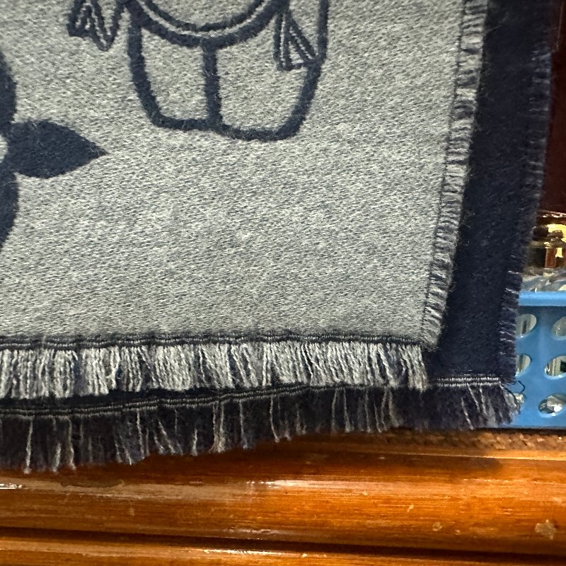 (有購買證明)LV龍年限量圍巾M79189 Vivienne Dragon Scarf-11