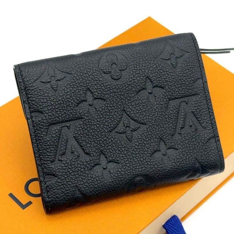 🌷LouisVuitton 壓紋短夾錢包 ｜經典花紋✦fufu style 精品✦ 氣質款｜-1