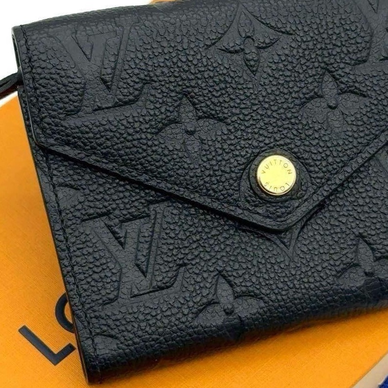 🌷LouisVuitton 壓紋短夾錢包 ｜經典花紋✦fufu style 精品✦ 氣質款｜-5