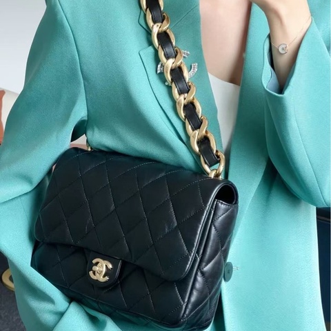 Chanel 22S黑金羊皮粗鏈條cf手提肩背包 芯片款17×21×6 99新配件塵袋盒子