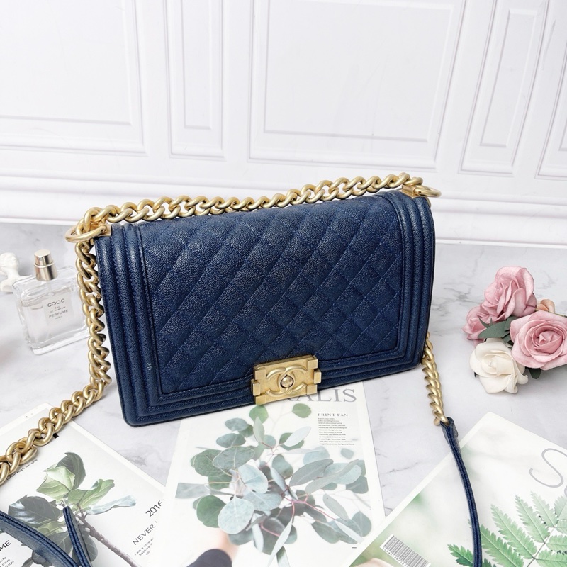 Chanel海軍藍中號leboy荔枝皮肩背斜背包25*15*9 98新配件塵袋保卡-4