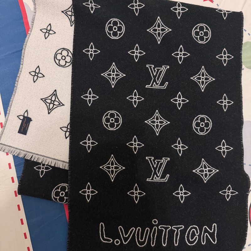 Louis Vuitton Monogram Blast 黑色圍巾｜原價18600｜男女可用-0