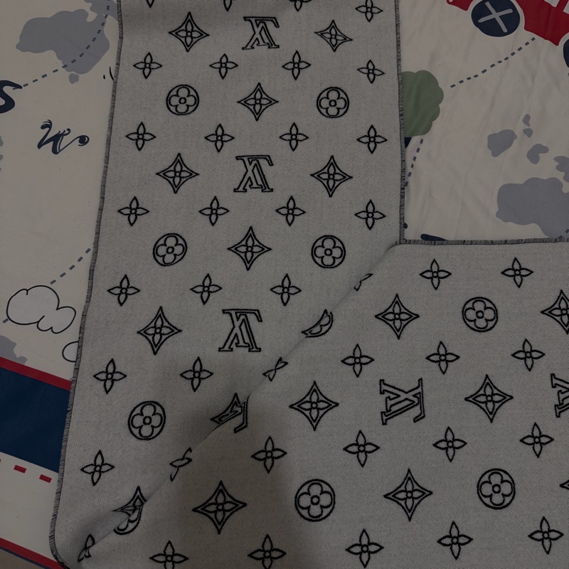 Louis Vuitton Monogram Blast 黑色圍巾｜原價18600｜男女可用-2