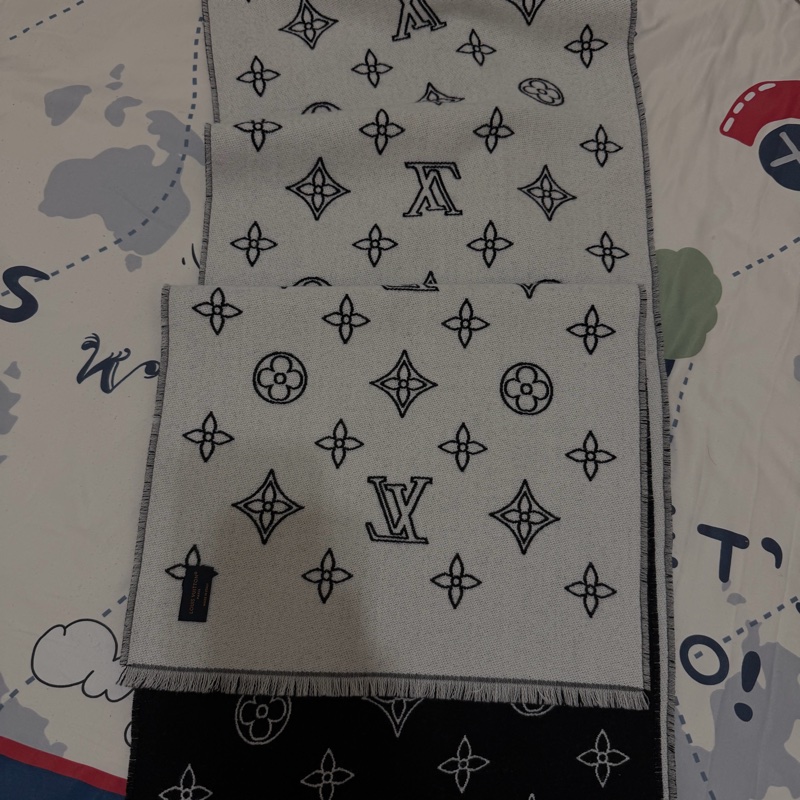 Louis Vuitton Monogram Blast 黑色圍巾｜原價18600｜男女可用-3