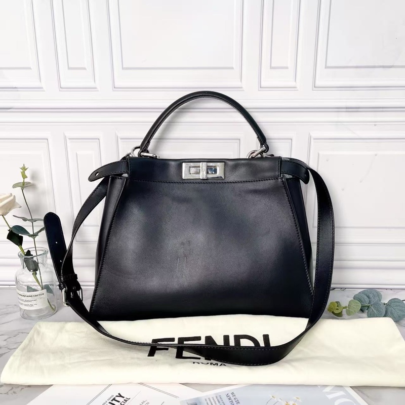 Fendi 黑色peekaboo肩背手提包34*13*25 98新配件塵袋-1